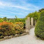 Sous Les Remparts La Maison Pimprenelle